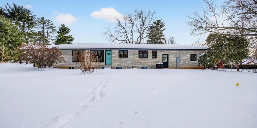 301 E Glendora Drive, Bloomington, Indiana 47408-1133,MLS,202603129