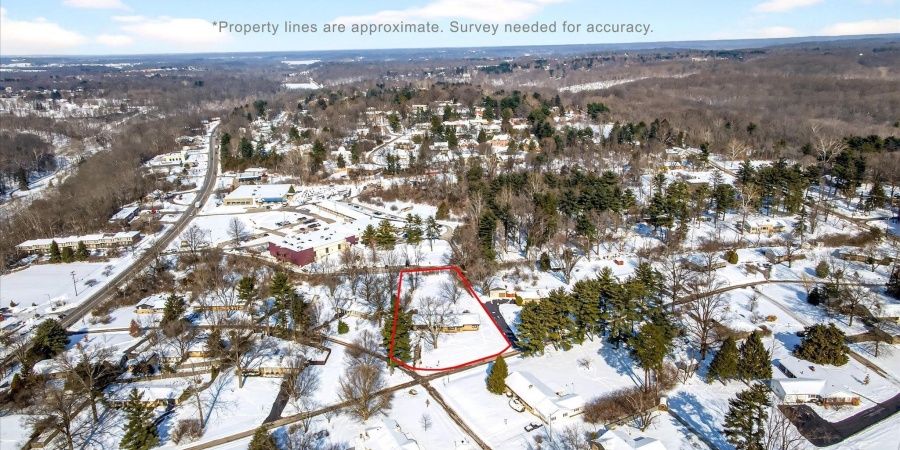 301 E Glendora Drive, Bloomington, Indiana 47408-1133,MLS,202603129