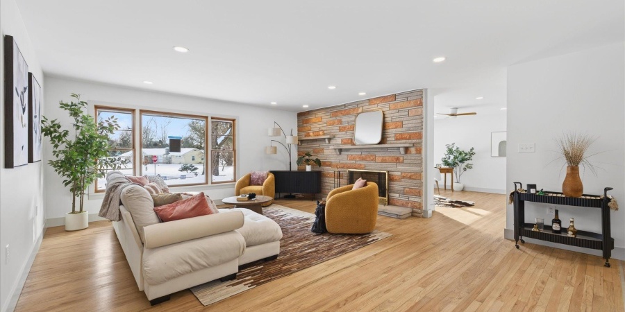 301 E Glendora Drive, Bloomington, Indiana 47408-1133,MLS,202603129