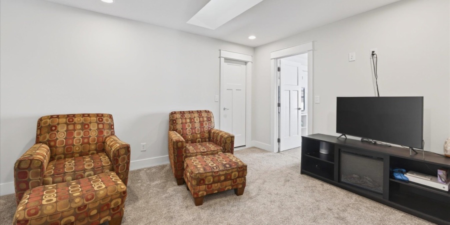 4285 N Hull Drive, Bloomington, Indiana 47404,MLS,202603153