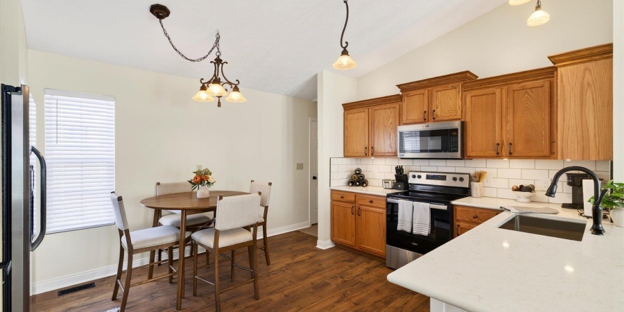 1217 W Woodhill Drive, Bloomington, Indiana 47403,MLS,202603202