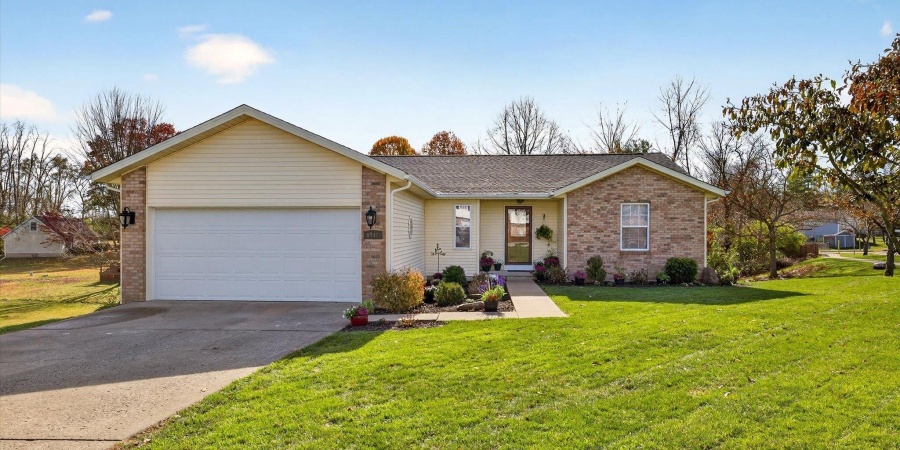 1217 W Woodhill Drive, Bloomington, Indiana 47403,MLS,202603202