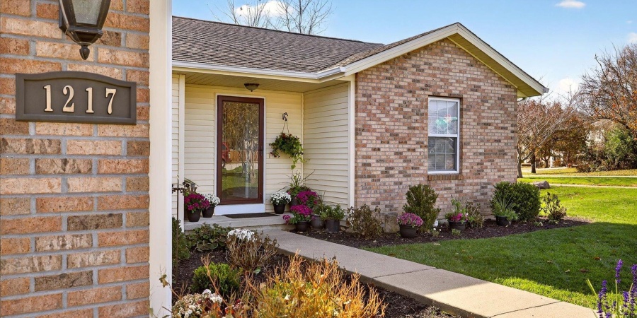 1217 W Woodhill Drive, Bloomington, Indiana 47403,MLS,202603202