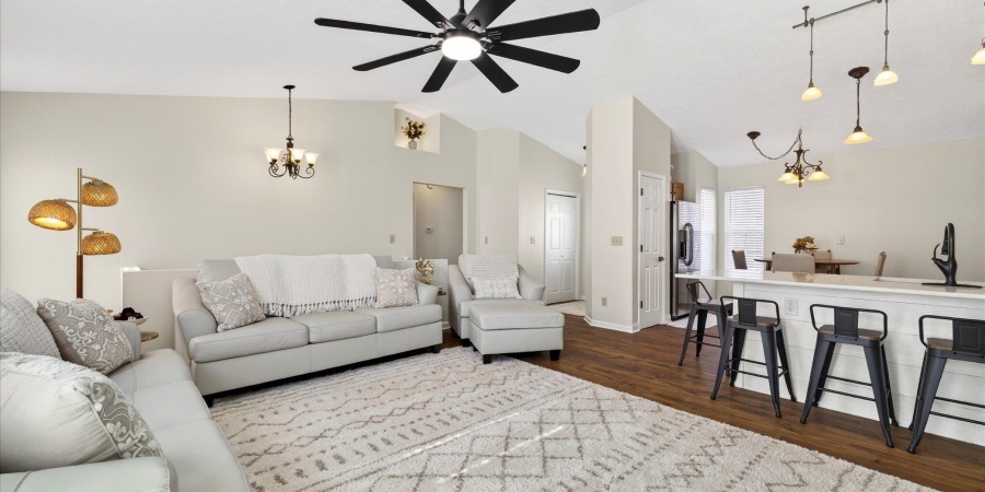 1217 W Woodhill Drive, Bloomington, Indiana 47403,MLS,202603202