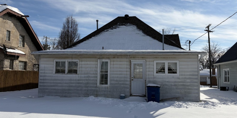 1523 4th Street, Bedford, Indiana 47421,MLS,202603219