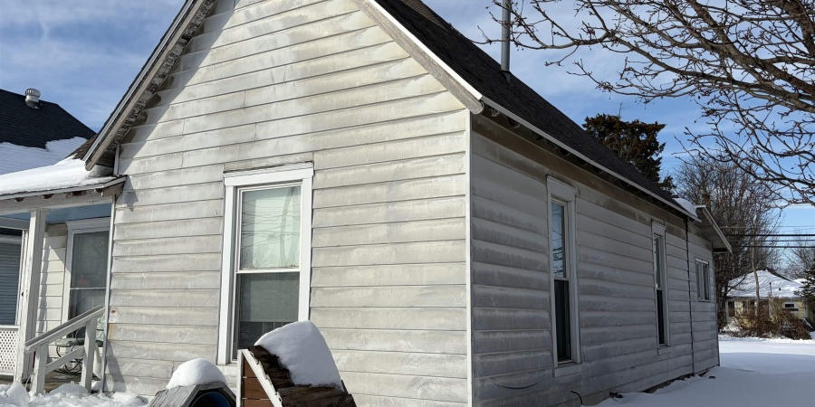 1523 4th Street, Bedford, Indiana 47421,MLS,202603219