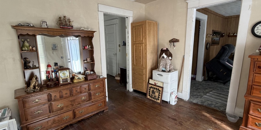 1523 4th Street, Bedford, Indiana 47421,MLS,202603219