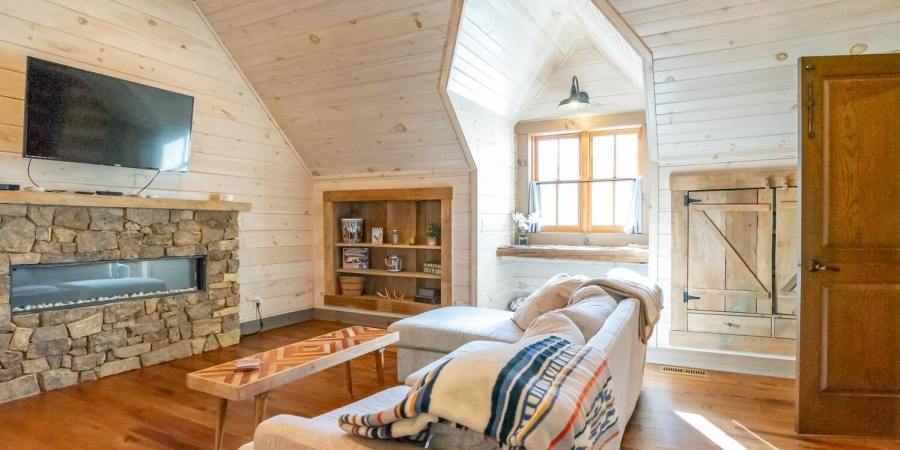 1901 E Lukes Court, Bloomington, Indiana 47401,MLS,202603295