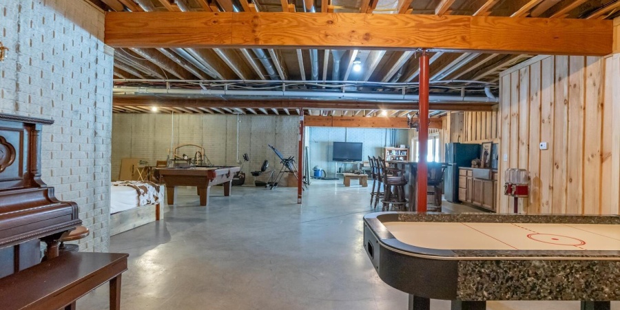 1901 E Lukes Court, Bloomington, Indiana 47401,MLS,202603295