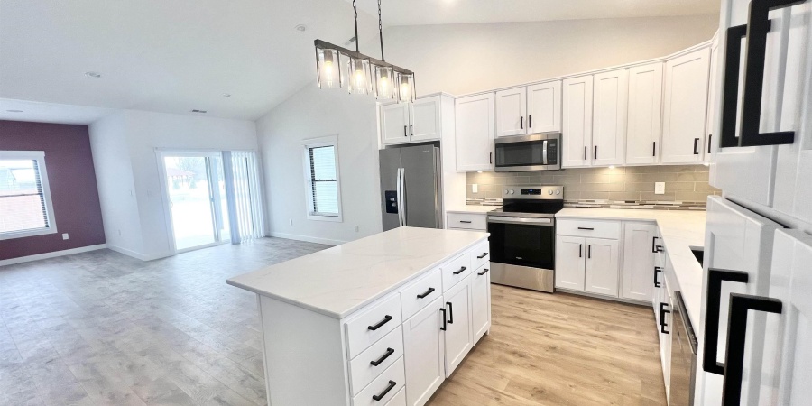 2106 Aruba Drive, Bedford, Indiana 47421,MLS,202603300