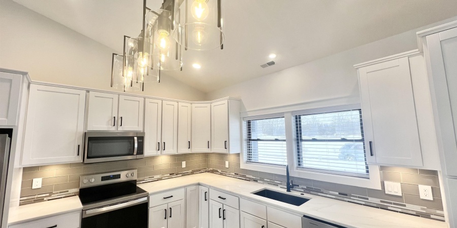 2106 Aruba Drive, Bedford, Indiana 47421,MLS,202603300