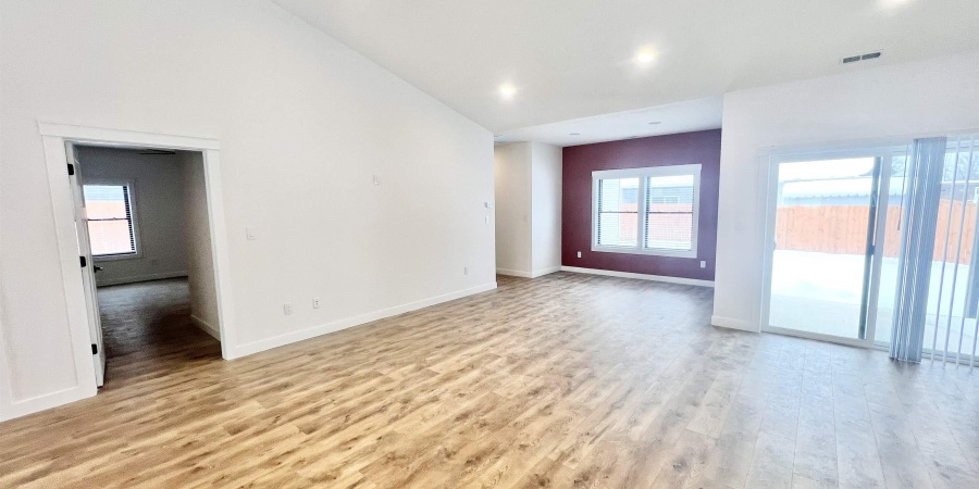 2106 Aruba Drive, Bedford, Indiana 47421,MLS,202603300