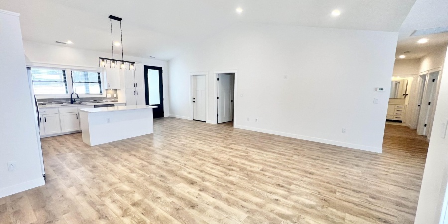 2106 Aruba Drive, Bedford, Indiana 47421,MLS,202603300