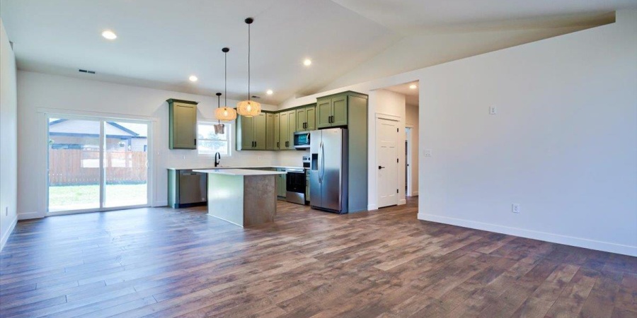 2102 Aruba Drive, Bedford, Indiana 47421,MLS,202603384