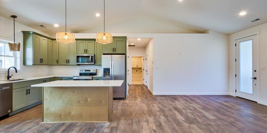 2102 Aruba Drive, Bedford, Indiana 47421,MLS,202603384