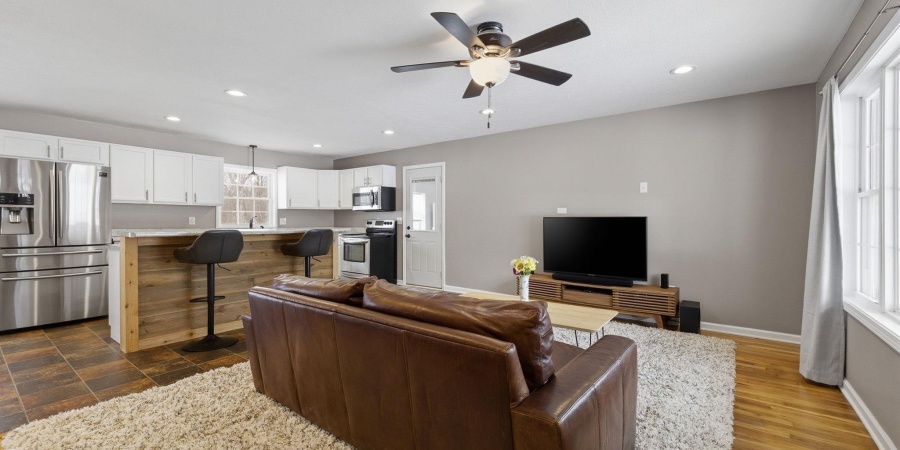 390 Hickory Heights Drive, Bedford, Indiana 47421,MLS,202603481