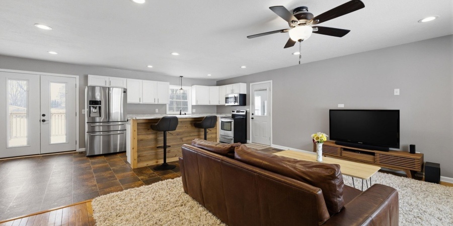 390 Hickory Heights Drive, Bedford, Indiana 47421,MLS,202603481