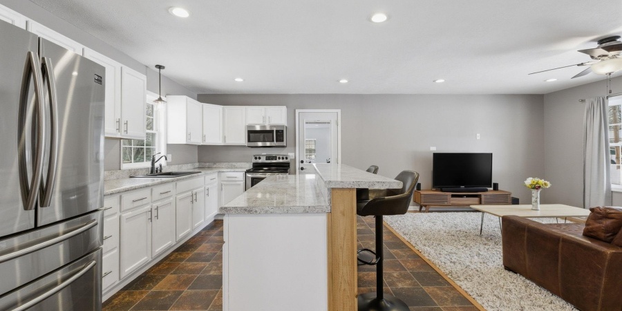 390 Hickory Heights Drive, Bedford, Indiana 47421,MLS,202603481