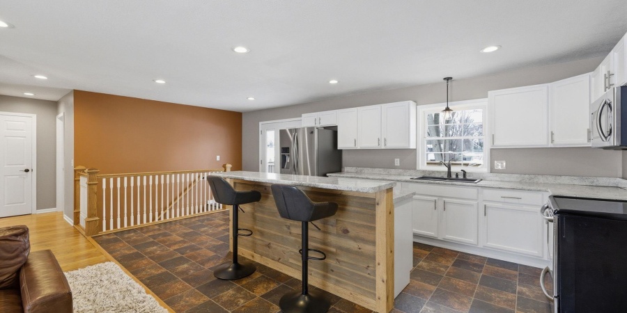 390 Hickory Heights Drive, Bedford, Indiana 47421,MLS,202603481