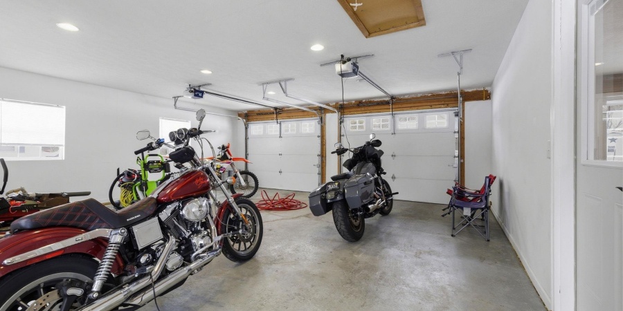 390 Hickory Heights Drive, Bedford, Indiana 47421,MLS,202603481