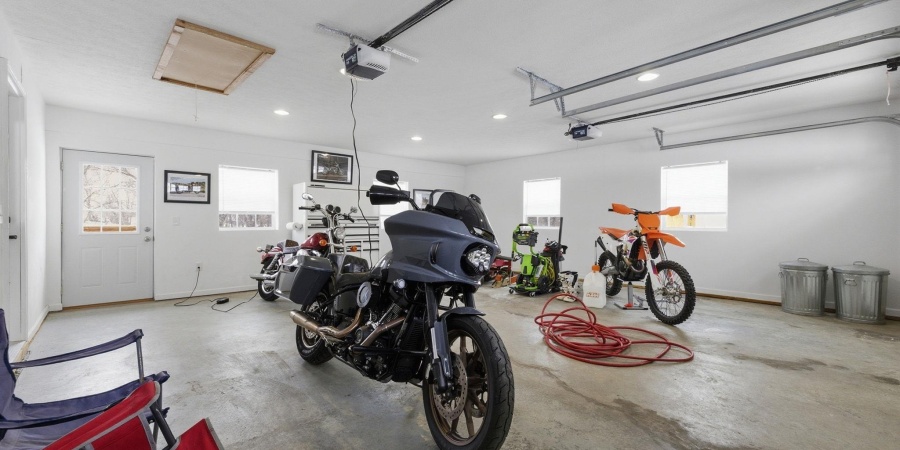 390 Hickory Heights Drive, Bedford, Indiana 47421,MLS,202603481