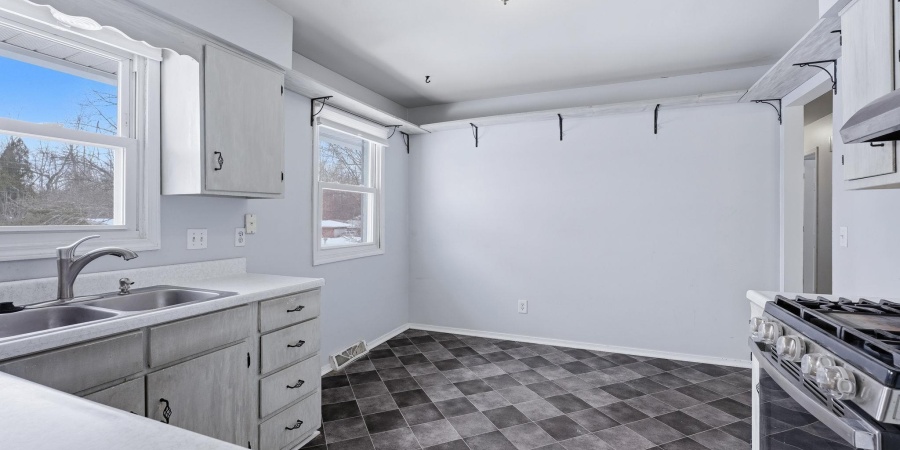 4022 W Glen Oaks Drive, Bloomington, Indiana 47403,MLS,202603698