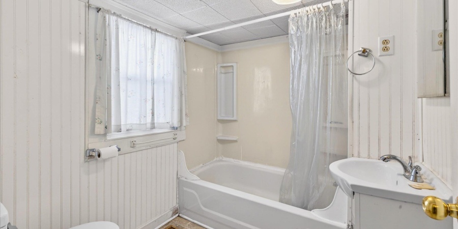 927 W 6th Street, Bloomington, Indiana 47404,MLS,202604246