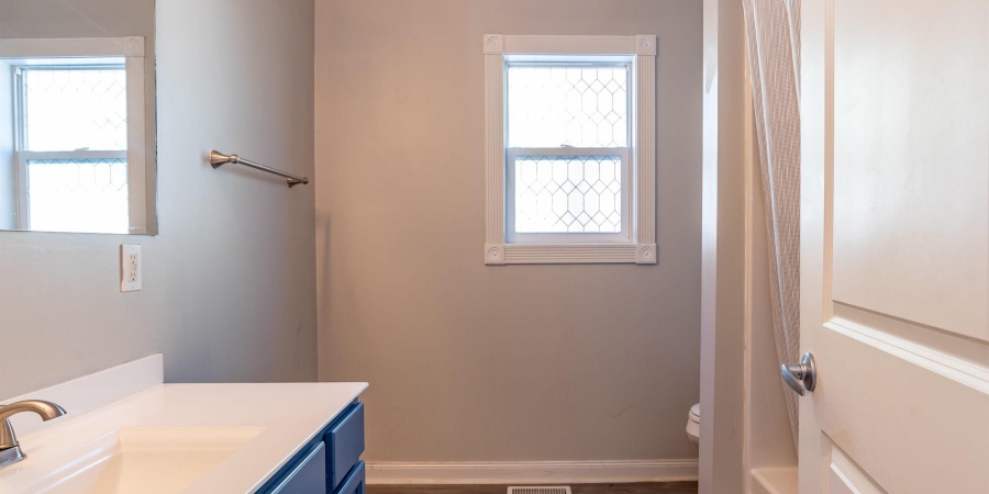 1110 W 6Th Street, Bloomington, Indiana 47404-3640,MLS,202604294