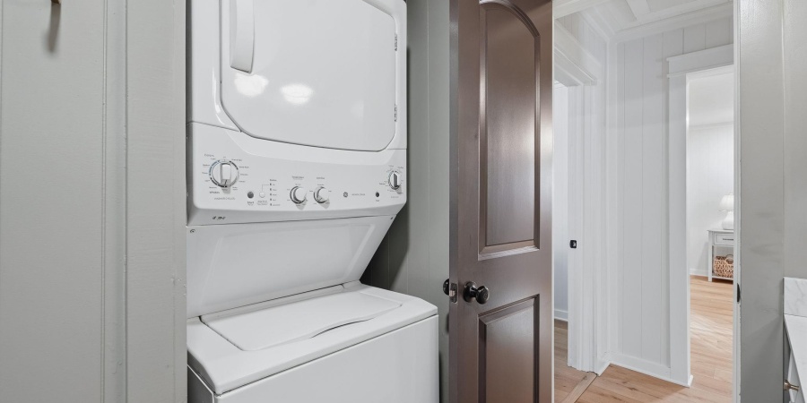 1818 E Street, Bedford, Indiana 47421,MLS,202604463