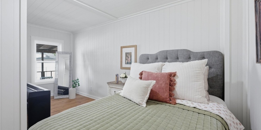 1818 E Street, Bedford, Indiana 47421,MLS,202604463