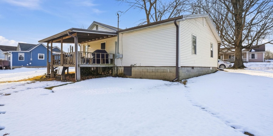 1818 E Street, Bedford, Indiana 47421,MLS,202604463