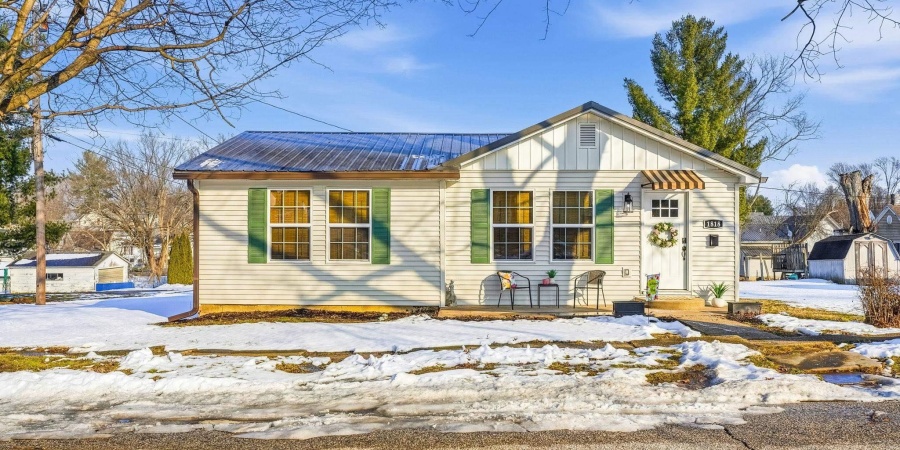 1818 E Street, Bedford, Indiana 47421,MLS,202604463