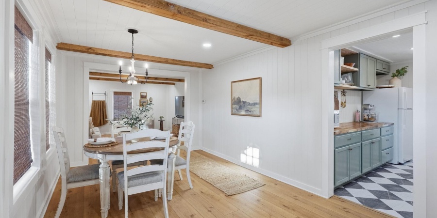 1818 E Street, Bedford, Indiana 47421,MLS,202604463