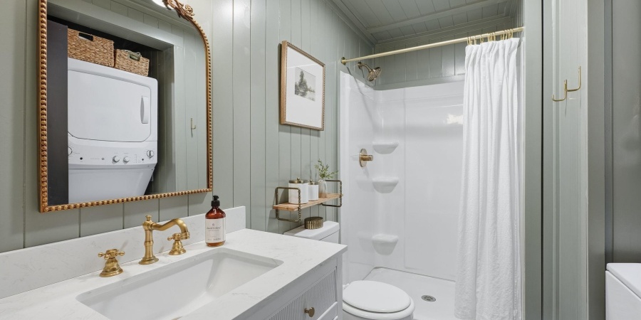 1818 E Street, Bedford, Indiana 47421,MLS,202604463