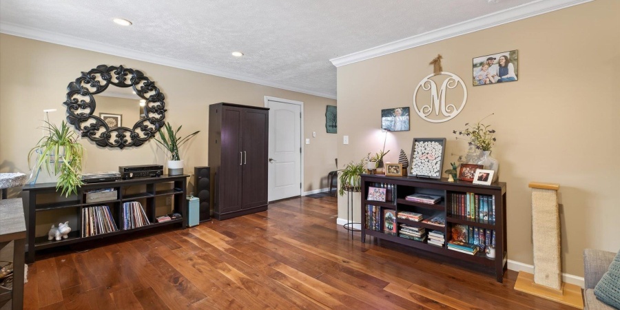 537 S Poplar Drive, Ellettsville, Indiana 47429-1119,MLS,202604502