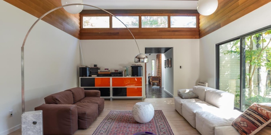 2210 E Woodstock Place, Bloomington, Indiana 47401,MLS,202604558