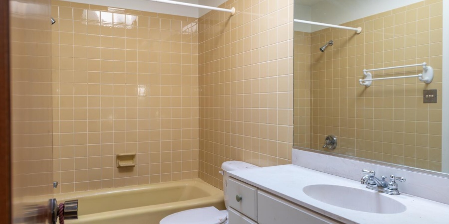 2210 E Woodstock Place, Bloomington, Indiana 47401,MLS,202604558