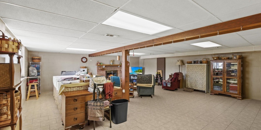 2540 E Eastgate Lane, Bloomington, Indiana 47408,MLS,202604722