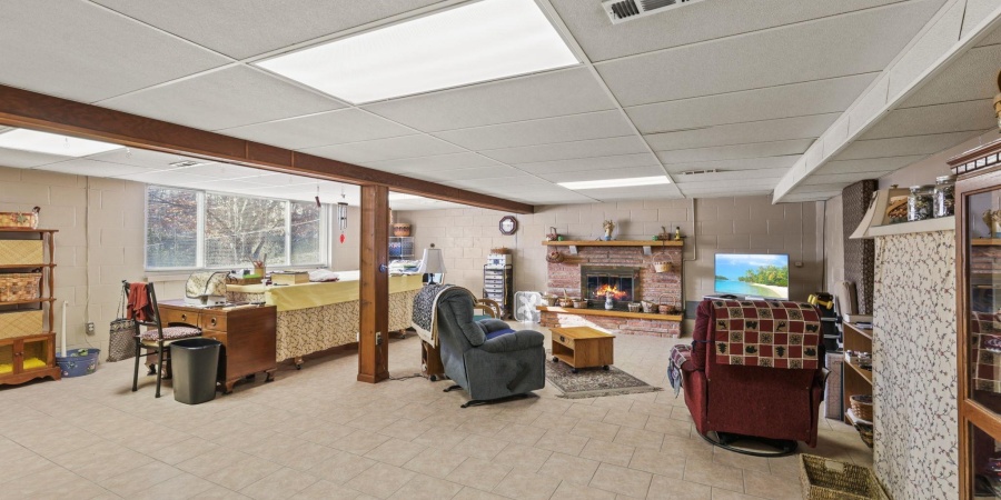 2540 E Eastgate Lane, Bloomington, Indiana 47408,MLS,202604722