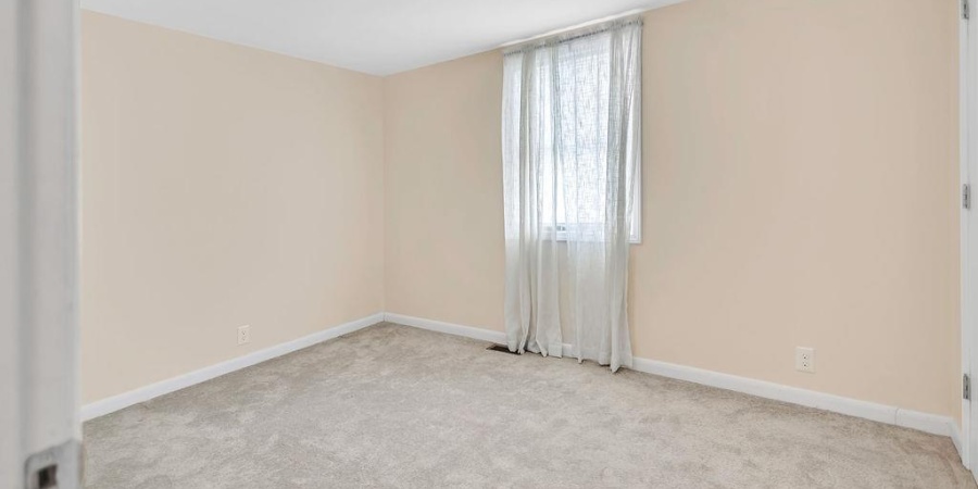 1744 parkview Drive, Bedford, Indiana 47421,MLS,202605023