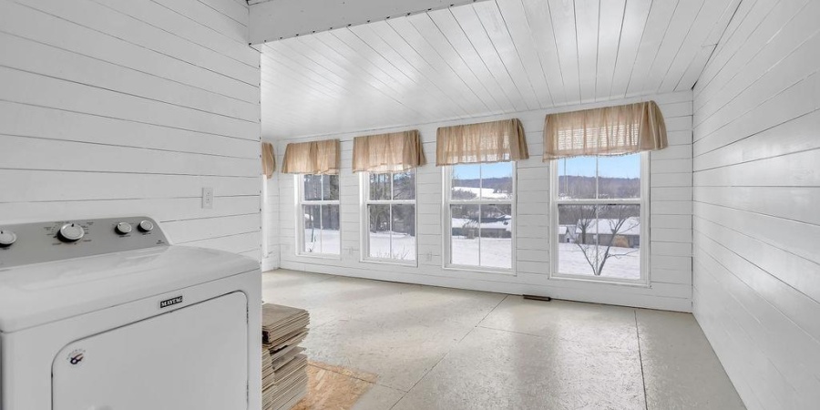 1744 parkview Drive, Bedford, Indiana 47421,MLS,202605023