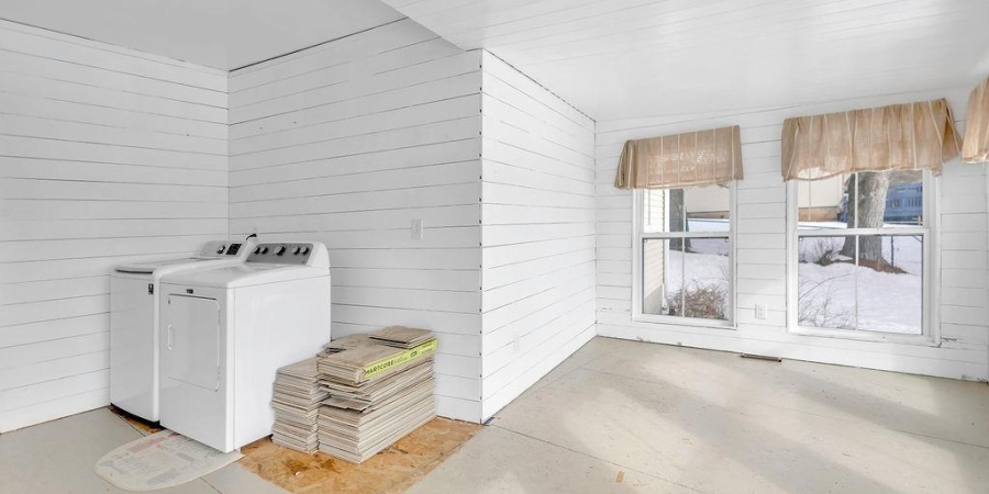 1744 parkview Drive, Bedford, Indiana 47421,MLS,202605023