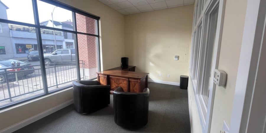 121 E 6th Street, Bloomington, Indiana 47408,MLS,202605096