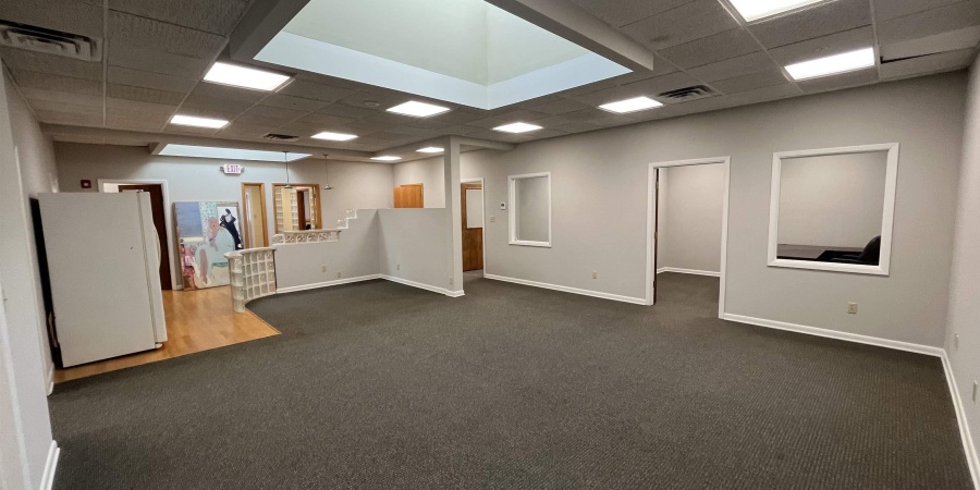 121 E 6th Street, Bloomington, Indiana 47408,MLS,202605096