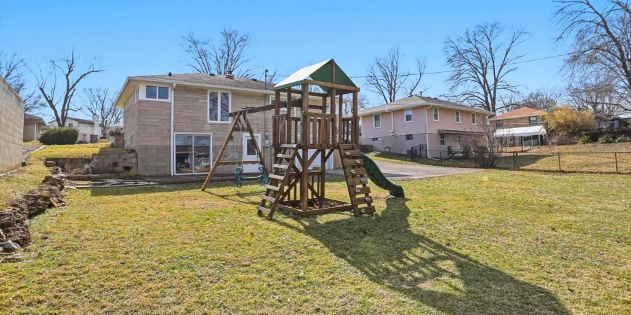 542 W Green Road, Bloomington, Indiana 47403,MLS,202605267