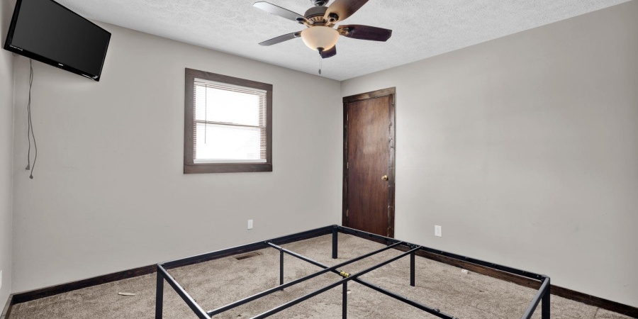 2920 V Street, Bedford, Indiana 47421,MLS,202605299