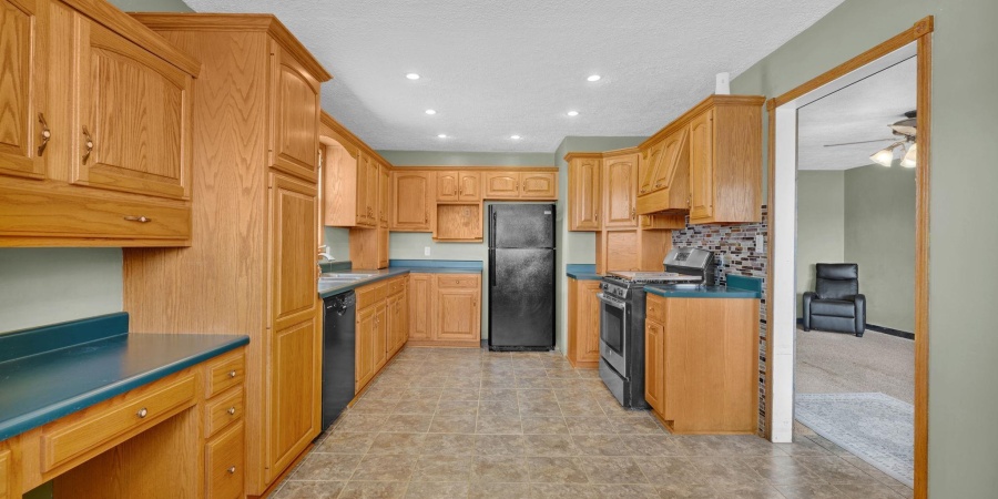 2920 V Street, Bedford, Indiana 47421,MLS,202605299