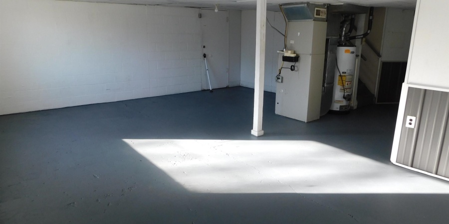 2911 Washington Avenue, Bedford, Indiana 47421-5403,MLS,202602489