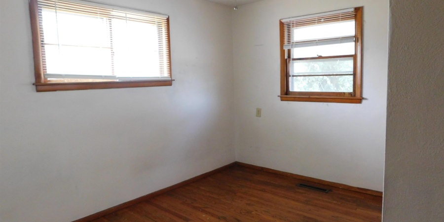 2911 Washington Avenue, Bedford, Indiana 47421-5403,MLS,202602489