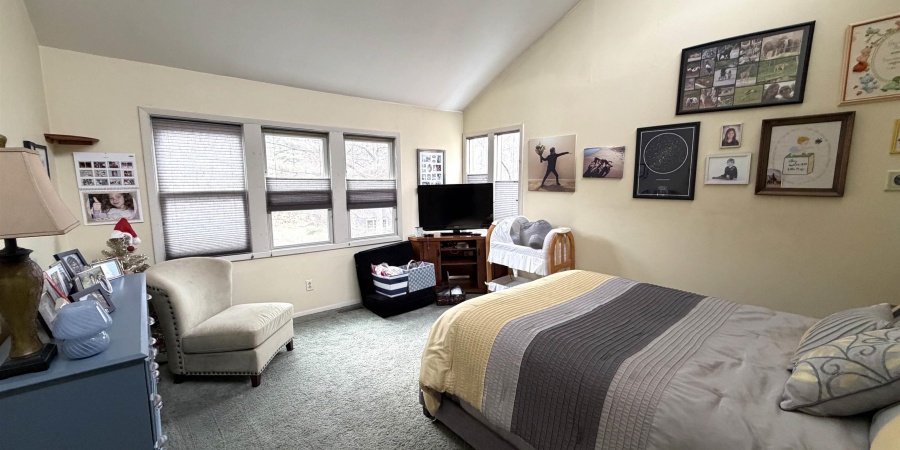 2812 W Fawkesway Drive, Bloomington, Indiana 47404-1211,MLS,202605835